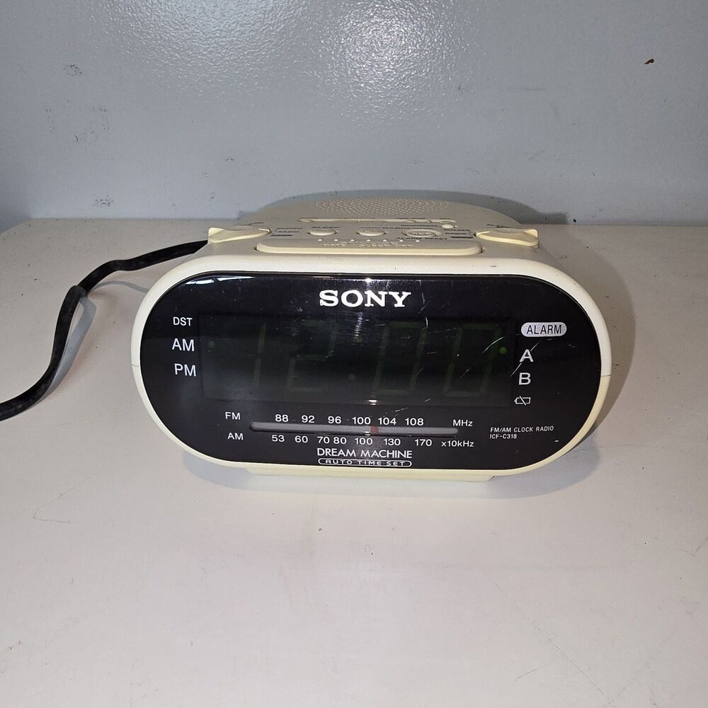 Sony Dream Machine Alarm Clock ICF-C318 WHITE Dual Alarm w/ Automatic Time Set